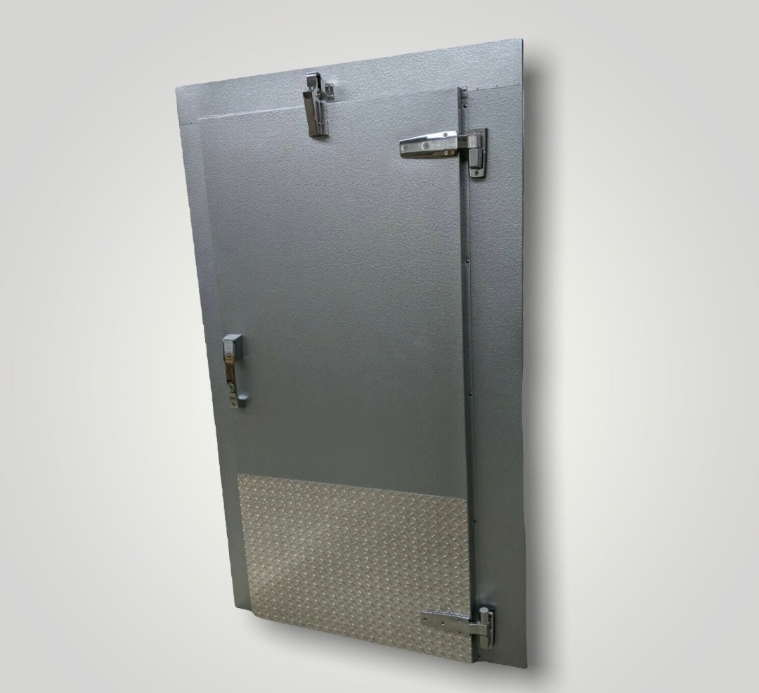 Walk-in Cooler/Freezer Plug Door